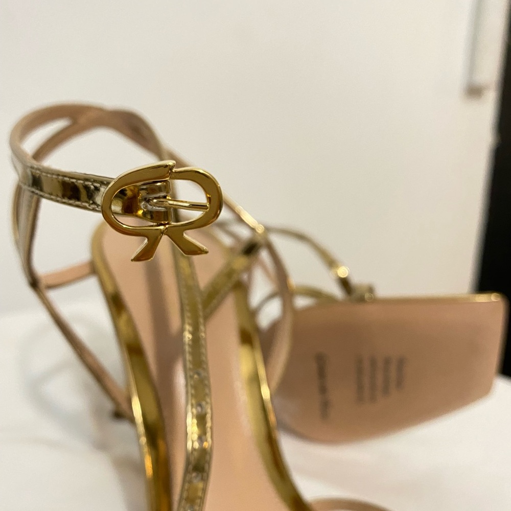 gianvito rossi gold heel